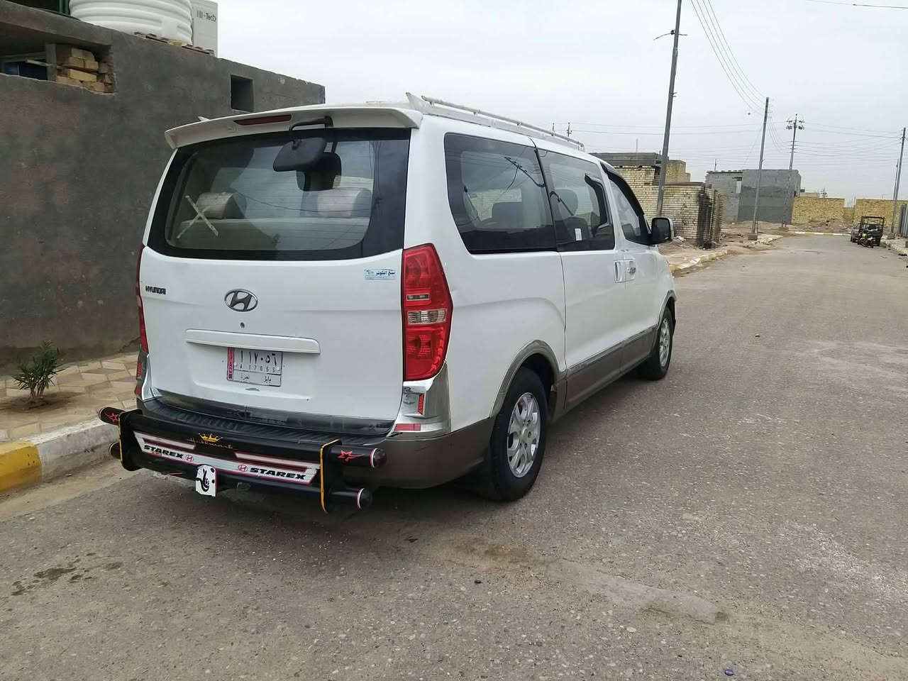 السلام عليكم ستاركس 2009 رقم بابل مفتوح 
بيه صبغ بالجاملغ الأمامي وصبغ بالهلال مال الجالملغ الخلفي
مكينه كير اكسن مشروط
حداديه جديده منظومة تبريد جديده
سياره جاهزه مانقصها كلشي مال جناي السعر 130 وبيه مجال قليل العنوان  قظاء علي الغربي الاستفسار ***********
