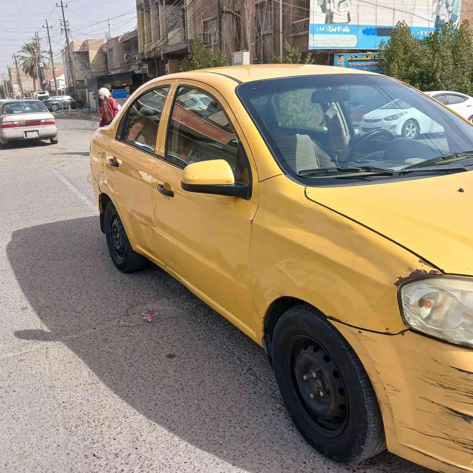 السلام عليكم للبيع افيو 2011 خليجيه اوتوماتيك كير ومكينه خير من الله السياره مصفره هيه السياره بها قطعتين صبغ والباقي بلاديه المكان بغداد الجديده ابيع شرط التحويل السعر 53 وبيها مجال قليل *********** مكلف بالنشر
