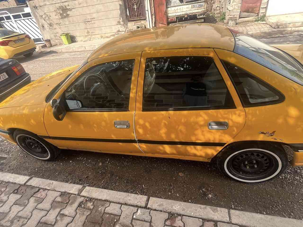 اوبل فكتره حجم ١٨ كير عادي رقم كركوك محرك كير صدر تايرات كله جديد سياره حلوه مال بيت دفتر بانزين موجود شرط التحويل  سنويه ساقطه من ٢٠١٨ مكان سياره بكركوك سعر ٣٨ بيه مجال للشراي وترهم اقساط مقدمه ٢٠ وبشهر ٣ اوراق احسبه ٤٣ 
***********
