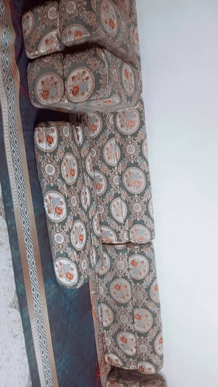 جلسه كامله للبيع سعر 150وبيهامجال مكان ناصرية مركز ***********
