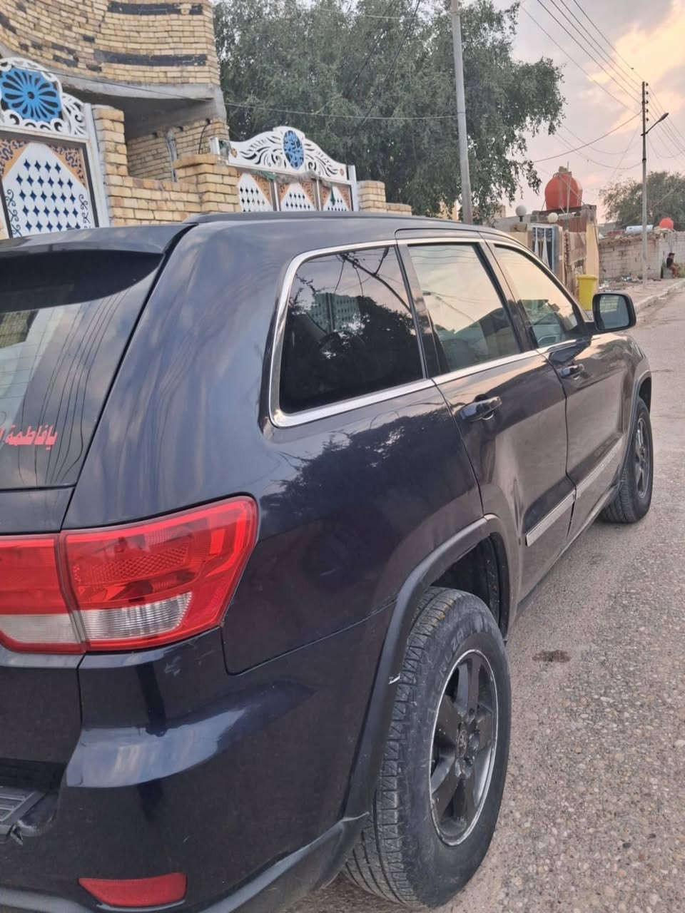 جيب لاريدو  موديل 2012 سياره جديده حلوه كصه جنطه متومه سليمانيه رقم وشاصي وسنويه جاهزه من طول لطول مكانه ميسان المجر لاستفسار لاتصال ع رقم *********** السعر 70 وبيه مجال
