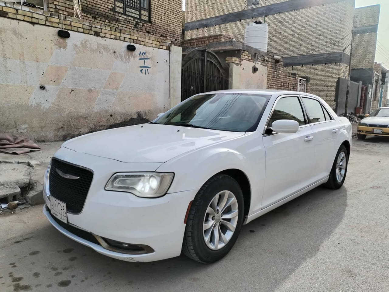 اوباما امريكي 🇺🇸
الموديل .2015مرمزة 2021
اللون . ابيض 
حجم المحرك 3600
السيارة دخولها بدون حادث🚘 
 بيها بارد بالعراق اثر طخات فقط
السيارة مامشتغلة خط
مواصفات السيارة ..c
-لايتات زنون  
-كشنات عسلي كهرباء
-شاشة كبيره 
-مري جانبية هيتر مع عاكس الضوء
-نضام USB- كامل 
-تبريد قطعتين
- تشغيل عن بعد
-بصمة ابواب 
(السيارة رقم ذي قار بسمي)
السيارة جديد واحلى من الصور 
 
اي استفسار الاتصال. متوفر وتس اب 
                                          ***********
