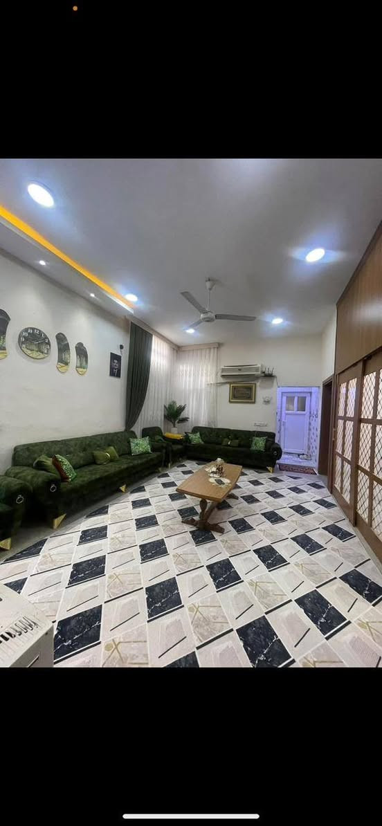 🏠دار زراعي ٢٠٠م🏠
 طابقين ه غرف نوم فول مغربي حديث طريق المعارض قرب شقق غاز الشمال.. موقع  مميز 💎
مكتب البركات للعقار 📞
***********
***********
