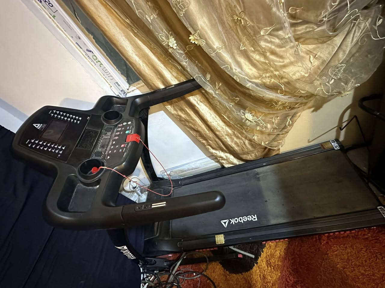 اغراض متنوعه 
***********
واتس
