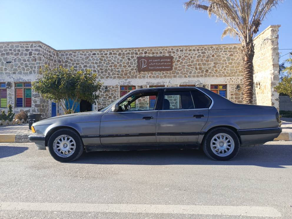 بیئیم 730 گیرو مەکینەی vvt  دەعمو لیدراوی نیە  عام بویاخ کراوە لەسەر ساغی  بەشەرتی گیرومەکینە   گیرو ئوتوماتیک  سەیارەکە  واجیهەی لەگەلە بەشەرتی حاسیبەو ئەوالیات  گۆڕینەوەیش ئەکەم بەسەیارەیە بەدڵم بێ
سعری 21 معامەلەیە برایانە 
ژ.م *********** كيفري, ديالى
