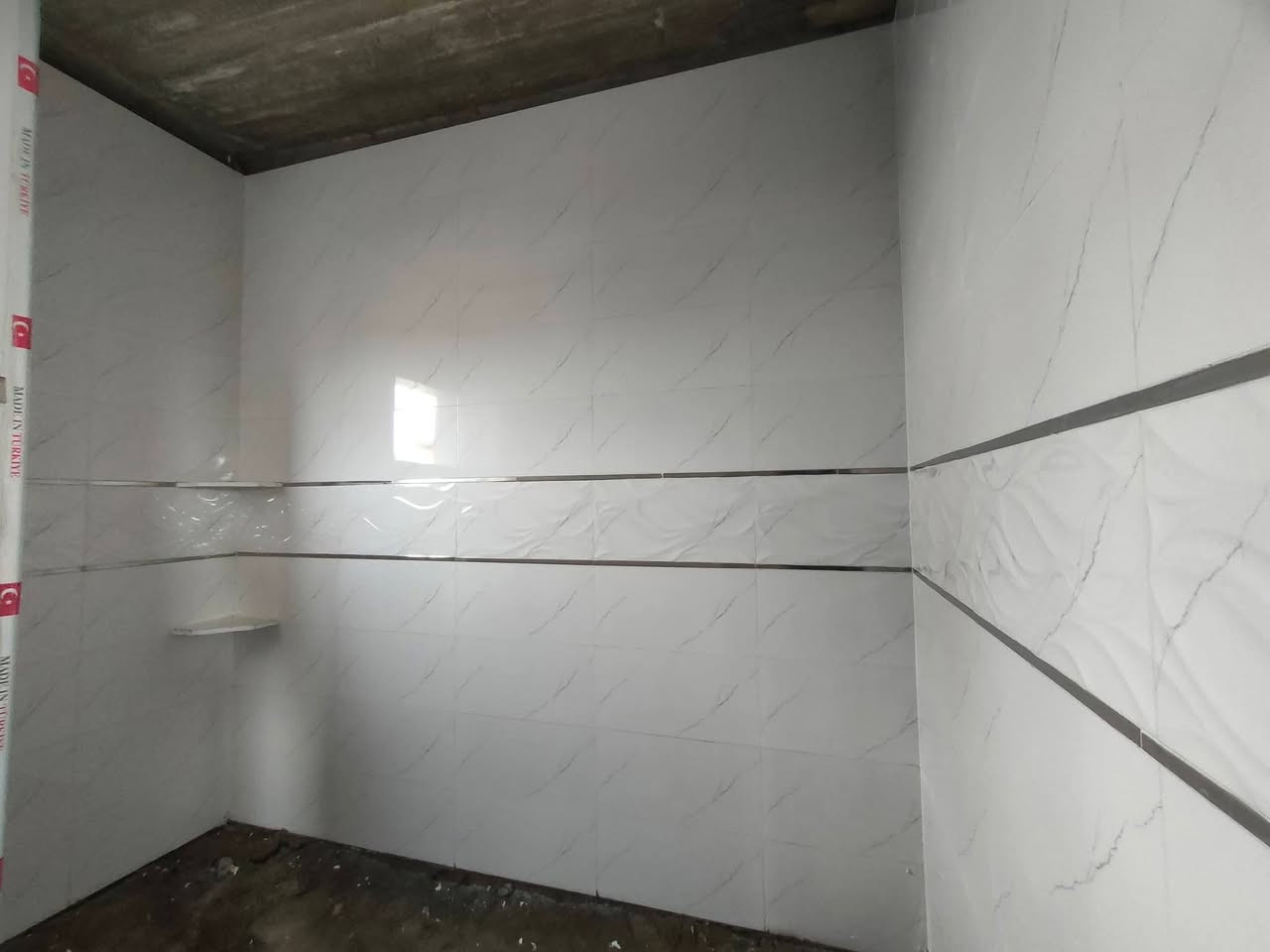 اسطه سيراميك جداري شغل هندسي متفرق حالين بسعر مناسب 
*********** واتساب

***********
