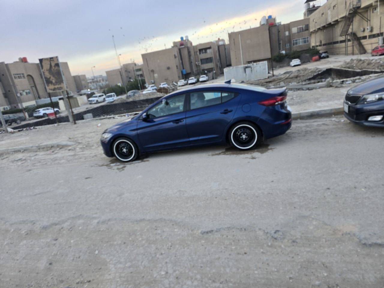 السلام عليكم 
للبيع النترا 2018
سياره حلو وجديده
موصفات السياره  
شاشه كبيره كامره دواره رادار جانبي تحكم ستيرن جهتين 
مثبت سرعه  مدخل ( AUX).(USB). ٣انضمه قياده سبورت.وايكو ونورمل.  هزه جديده  رقم اربيل دولي تريد تحويل او وكاله  تبريد وتدفئه بشرط سياره اي نقص مابيه
سياره بيه رشات صبغ ابيعلك احزام
كيره مكينه حداديه اكسن 
سياره ماشيه 120 ميل
سعره السياره  115 وبيه مجال
الرقم لاستفساره ***********
