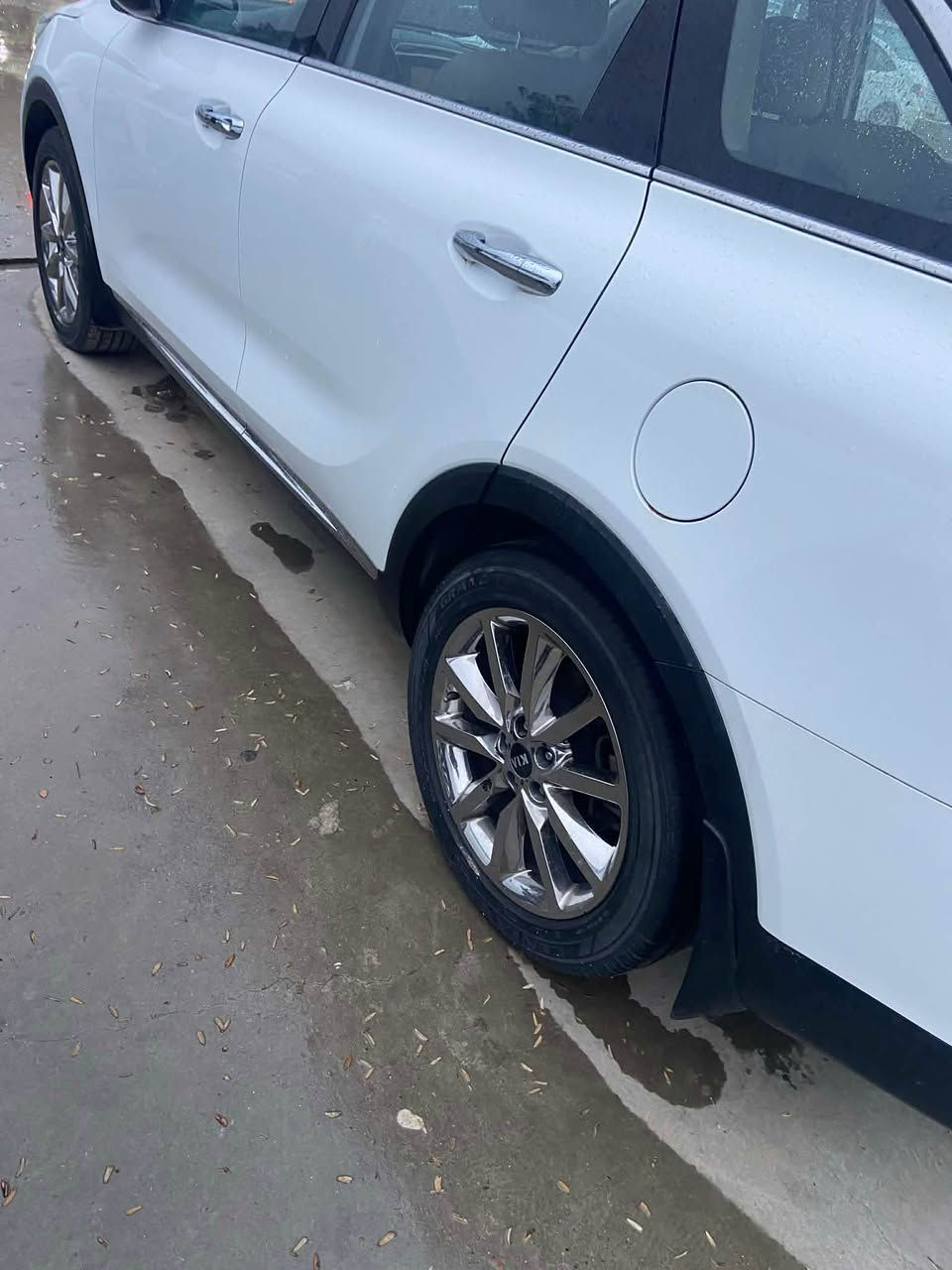 كيا سورينتو موديل ٢٠١٥   سونه رم داناوه كيرو مه كينه  به شه رت سه نه وى تازه يه به ناوى خومه وه يه  فول مواصفات  به س پانونراما نييه  خليجييه  يه ك به له ى بوياخه بى ناو گرتن نرخى ١٨٣ معامه له ژم *********** شربازهير, السليمانية
