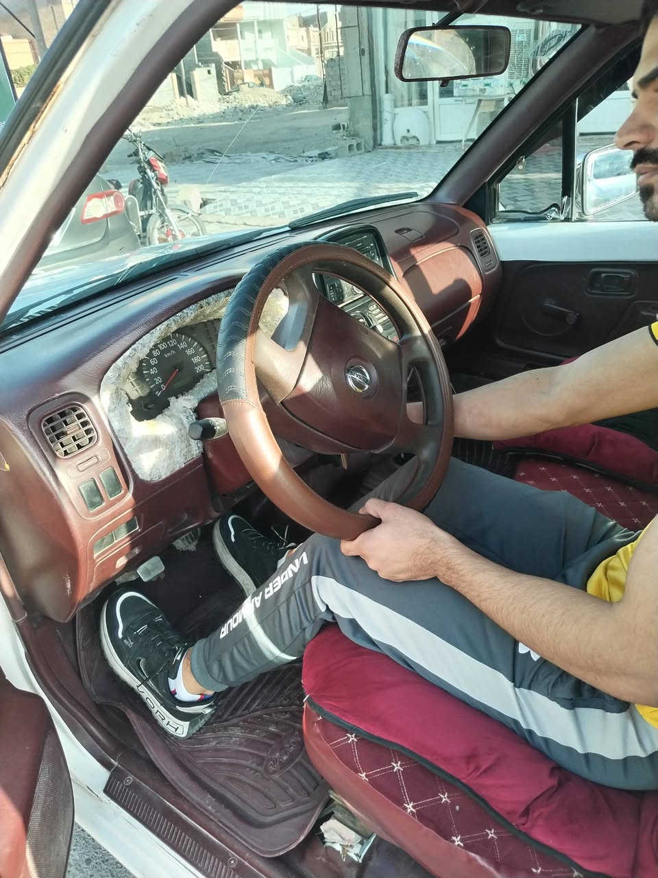 سلام عليكم نيسان ٢٠٠٤ رقم انبار انكليزي بخاخ بيهه جاملق امامي يمنه مصبوغ بدون دواخل سياره بلاديه مكينه جديده مامفتوحه شرط الدهن مينكلب لونه جاهزه من كلشي سعرهه ٩٠ورقه مكانهه فلوجه ٤جنكال


**إذا كنت صاحب هذا الإعلان وتريد حذفه لأي سبب، رجاءا أرسل رسالة إلى الدعم الفني**