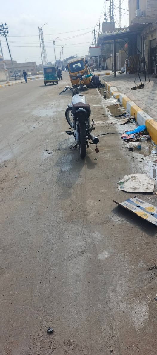 السلام عليكم دراجه ايراني كلك  للبيع دراجه نضيفه وحلوه مكينه برقي ما مفتوح بلاد مكاني الناصريه قضاه الفهود / السعر لو خاص او ***********
