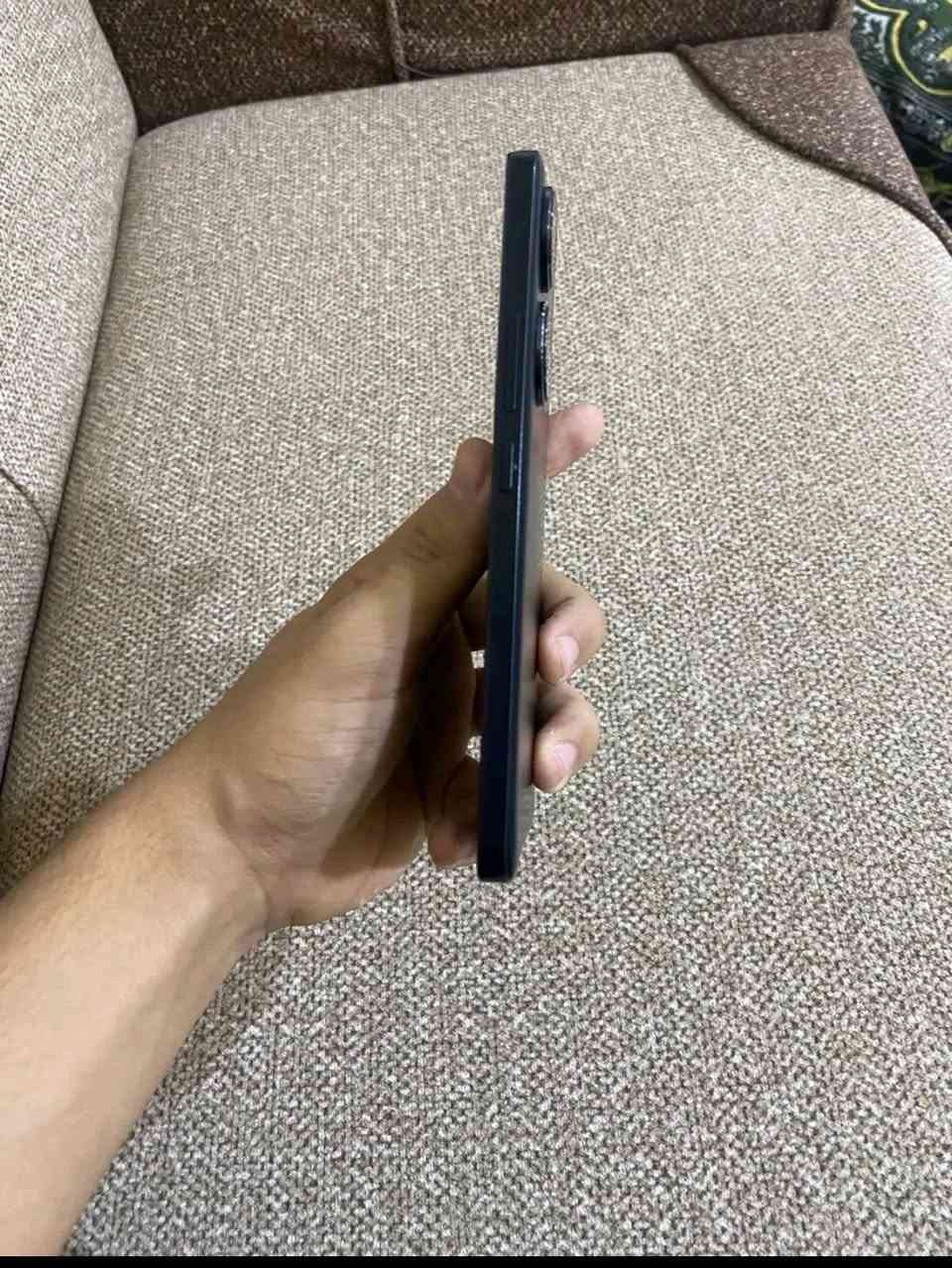 سلام عليكم بوكو f6 ذاكره 512رام 24 بوبجي 120فريم جهاز مكفول بس بيه طخات خفيفه ما مأثره على أي شي سعره 350وبي مجال للشراي خاص مفتوح واتساب ***********
