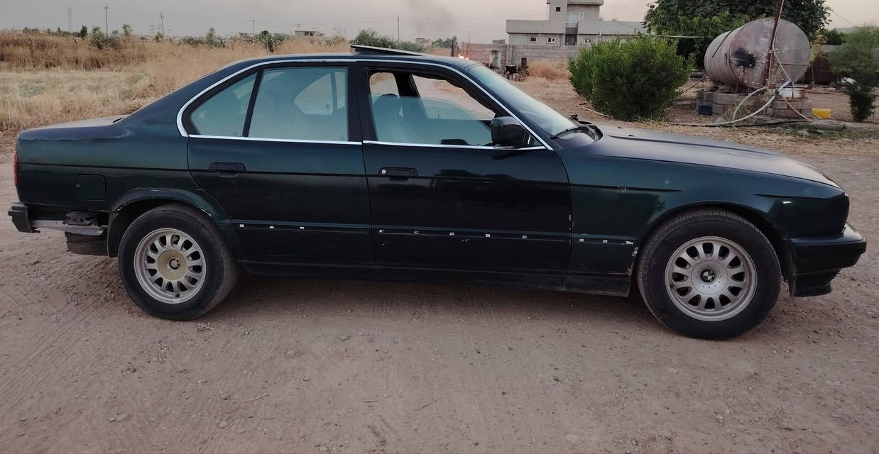 السلام عليكم
للبيع
بي ام دبليو 520 فول عادي
موديل 89
محرك فل
محرك وگير بشرط
فتحة بالسقف بلادي
شرط تحويل 
كوبون بانزين
مكاني سهل نينوى

الهاتف ***********
