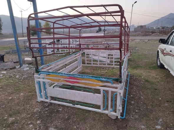 سەلام علیکم هاوڕیان  
بابەت فرۆشتن چەمچەی سیارە
چە مچەی نیسان5قولاب سەرچەمچەم هەیە
چەمچەی مەرزیە مۆدیڵ2022هەیە
چەمچەنیسان 4قولاب سەرچەمچەو چادر هەیە

بالای نیسانم هەیە
ژ.م ***********
    ***********
       ڕانیە  شکارتە
