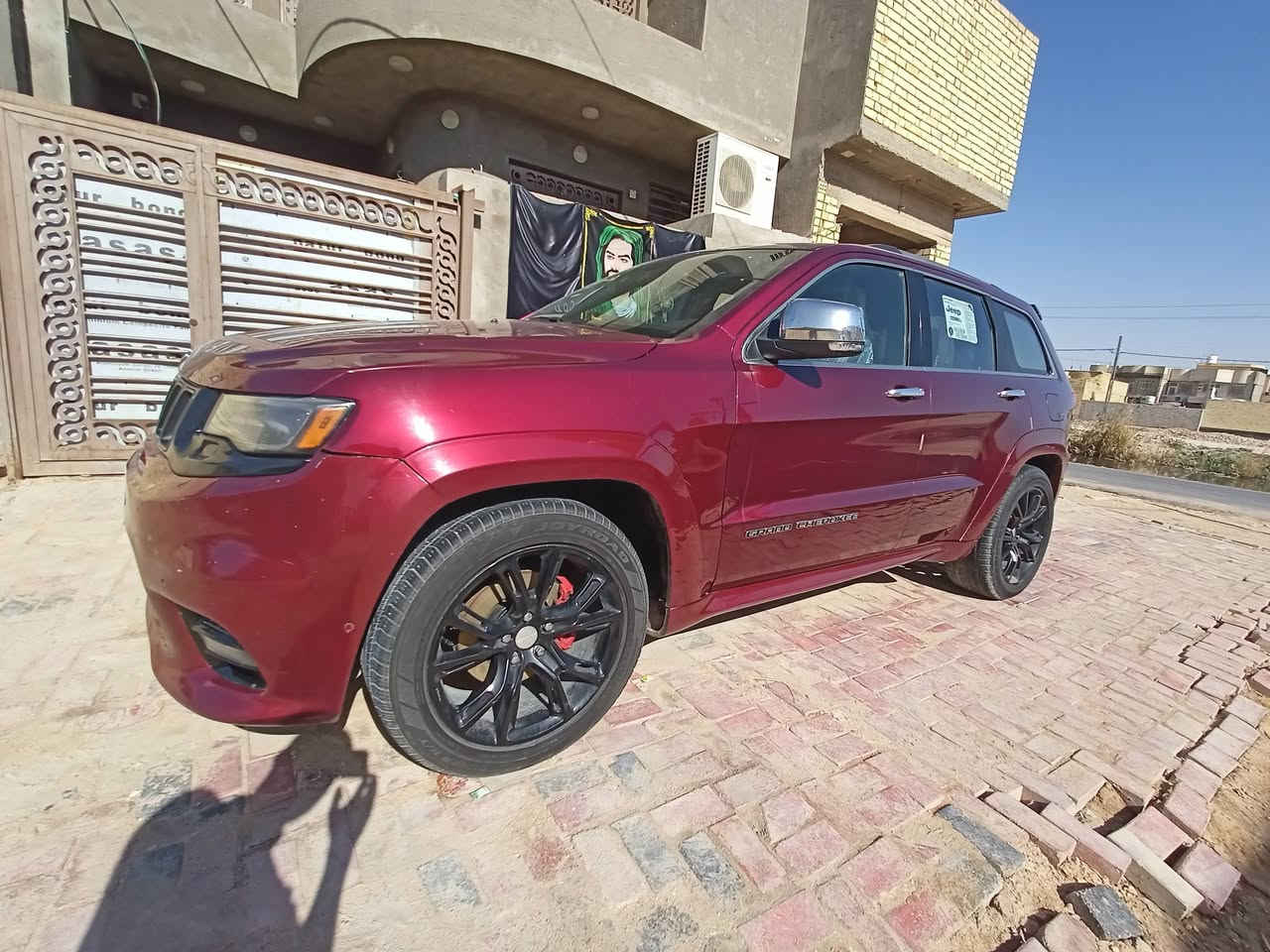 جيب 2017
محدثة تحديث كامل SRT ,هيه سته سلندر
ماشية 140 حقيقي
 جيب كراند شيروكي لمتد 
مواصفات
فتحة سقف بنراما
بصمه تشغيل 
صندوق كهرباء
تشغيل عن بعد 
شاشه حجم كبير
محرك 6v سلندر 3600
مقاعد جلد 
تحكم المقاعد الاماميه كهرباء وخزن ميموري
مقاعد اماميه تدفئه 
حساس خلفي مع رادار توقف و رادار جانبي
تدفئة بالمقود 
هيتر بالمري
ويل كاب حجم ٢٠
نضام تقليل صرف الوقود eco
نضام sport
نضام مانع التزحلق
نضام مانع الانحدار
لايت عالي ناصي زنون مع بلاجكتور SRT
بلوتوث
-لايت لد
- زراكات دوش 
هواية مواصفات بيها
بيها فقط جاملغ وبنيد
رقم بغداد دولي بسمي 
مكان سياره كربلاء 
السعر 208
الموبايل ***********
