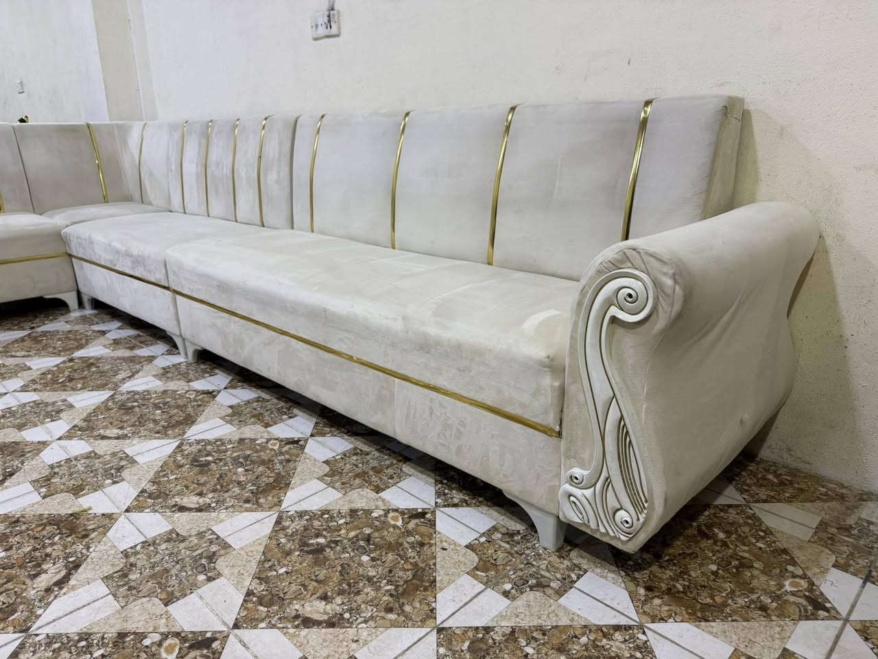 فروشتني خيرا مالي فةقير
سعري مناسب ١٧٠ هةزار
زور باكة بيعةيبة
١٠ نةفةريية
دةسكردة خسوسيية
***********
