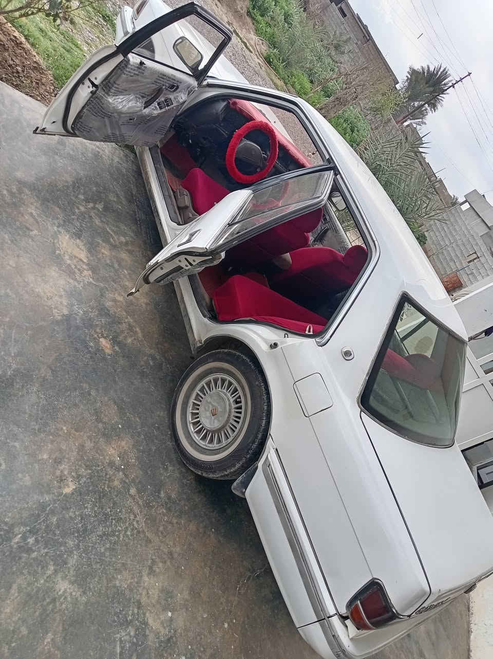 السلام عليكم ورحمة الله وبركاته
سيدان للبيع سعر 54ورقه $ بيهة مجال الموديل 92

تريد وكاله تريد تحويل سنويه لل 2028 شرعي موجود

رقم تلفون ***********خاص ماكو لان مكلف
