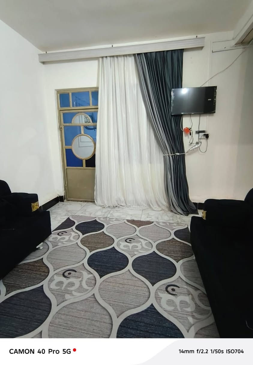 للبيع دار زراعي المساحة ١٠٠م٢ نظيف جدأ بمنطقة سيد حبوب مقابل مجمع الجوادين السكني يتكون من غرفة وصالة ومطبخ ومجموعة صحيات وكراج عكادة الجدران والارضية سيراميك السعر المطلوب 32 مليون للاستفسار اكثر الاتصال ع الرقم  ***********
