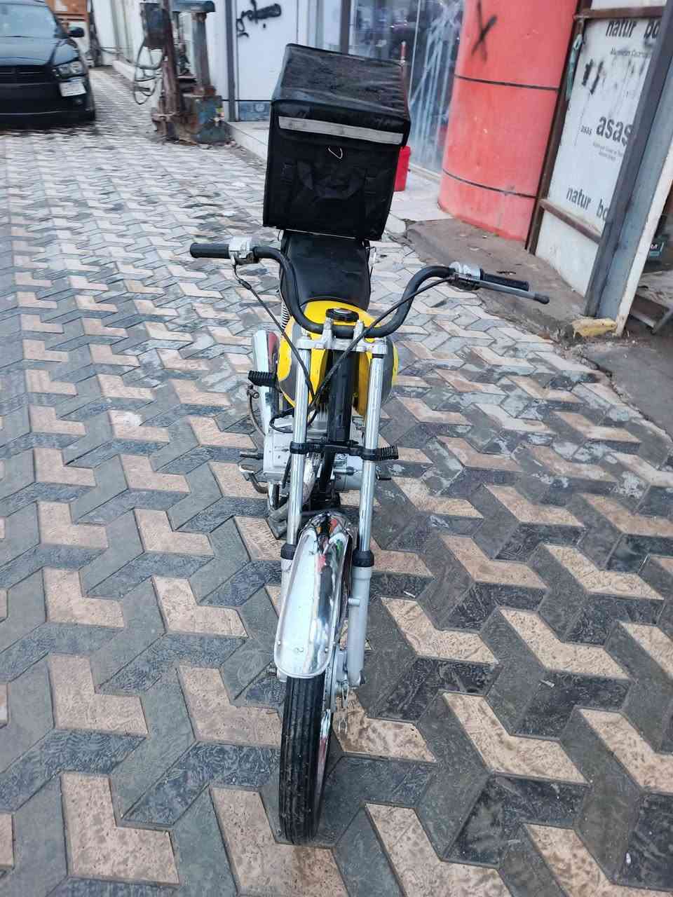 للبيع مشي أو شلعه او معدل مفتوحه دراجه كلجات جدد دراجه نص غراضها 2025 جديد توني شادهن كلك كلك مكاني ناصريه مركز مكينه شلامجه سعرها 550 وبيها مجال قليل ***********
