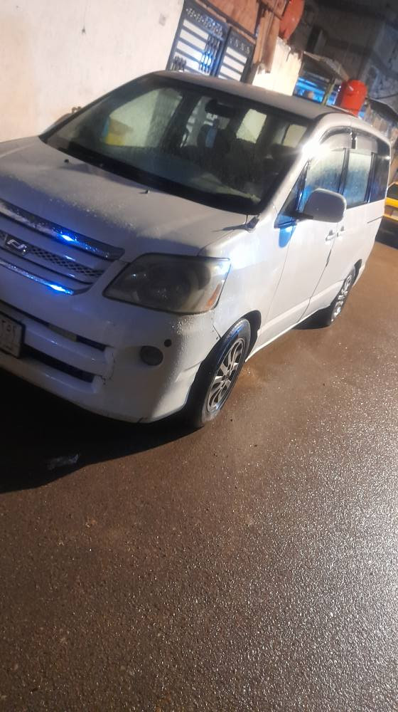 سيارة نوها موديل ٢٠٠٥ باسمي رايدها ٧٥ وبيها مجال *********** العنوان البصرة القبله البصرة, العراق
