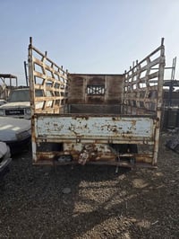 سياره ادوات شغاله مزاد ما تسجل 07902356654