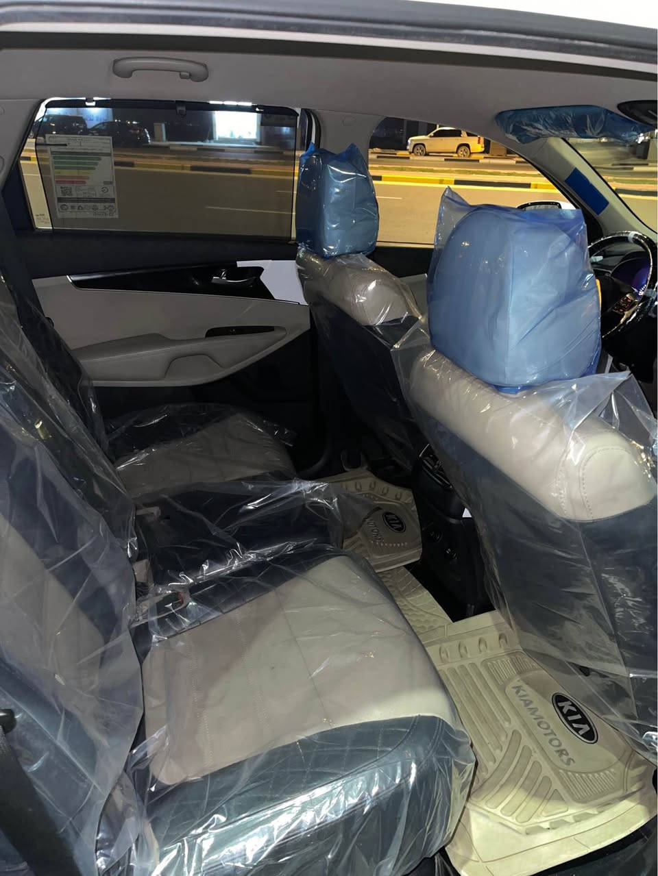 سلام عليكم سورنتو 2019 نص فول بيها بارد بل باب الورة السدر والباقي كفالى السيارة ما متعوبة ماشية75 
السعر 250 وبيها مجال 
السيارة جاهزة ما ناقصها اي شي 
تخم تاير 
حدادية جديدة 
كير مكينة كفالى
تحكم ستيرن 
كشنات كهرباية 
سبعة راكب 
مكان السيارة بصرة القبلة 
وباقي التفاصيل 👈*********** Singapore
