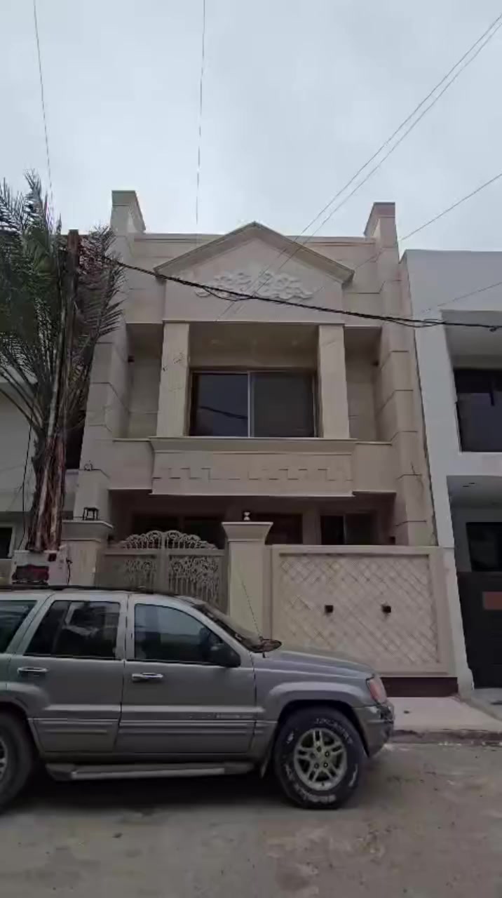 جبنا لكم اليوم عرض مميز 🔥في السيدية مربع شاكر عبود 
مجاور ال 20 الثاني 
عقار بمساحة 120 متر وبواجهة 6 متر، يتميز بوجود مدخلين لسهولة الحركة والخصوصية.
يتكون العقار من:
🏠 أربع غرف نوم
🛋️ صالة مريحة
🍽️ مطبخ عملي
🚿 خدمات متكاملة
📍 يقع على شارع عرض 15 متر مع رصيف 3 متر، موقع مناسب وسهل الوصول.
✨ فرصة مناسبة للسكن العائلي المريح
📩 لأي استفسار بخصوص هذا العقار راسلونا على الخاص وبخدمتكم دائماً
*********** واتساب 

*********** واتساب 

العقاري عمر محمد 
omarmohmad977.       TIK TOK
