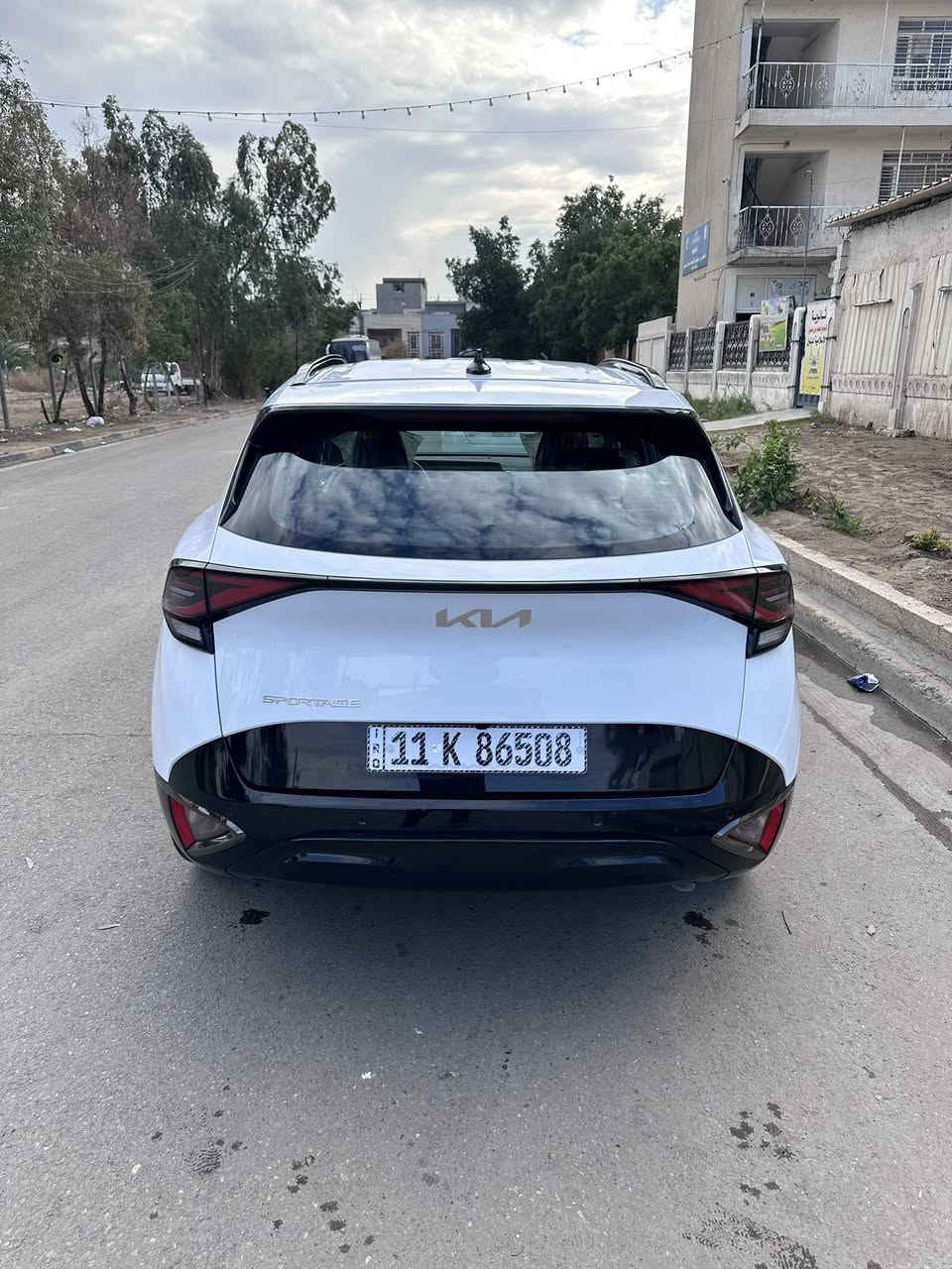 كيا سبورتج موديل 2025 بلاك ادشن شركة الدولية أم الضمان ضمان خمس سنوات او 100 الف كيلو للسيارة على وضعية الشركة كفالة عامة من الرصعه والبارد والشخط ماشية 10 كسر زيرو 
السيارة محرك 2000 دوش والسيارة رقم بغداد الجديد وبأسمي .
مواصفات السيارة :
بصمة تشغيل عن بعد شاحن واير ليس شفتات ستيرن كشنات كهرباء كشنات جلد تدفئة بالكشنات وتدفئة بالستيرن سايد بريك بصمة داخل زيتوني قطعتين تبريد جنطة كهرباء لد امامي خلفي مري شفط ثلاث تحكمات انظمة قيادة حساس خلفي امامي دشبول ايباد.
والمكان السيدية
والسعر 248$
وهذا رقمي ***********
