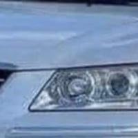 زوج لايتات مال سوناتا 10خليجي طك كارتون السعر ١٠٠ وبيهن مجال 078386276...