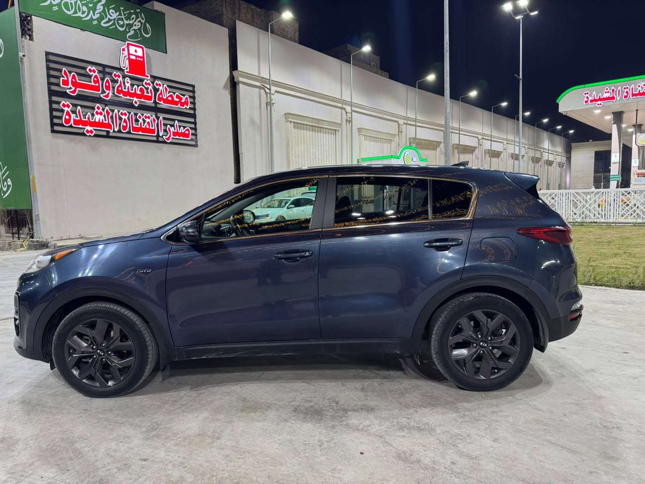 السلام عليكم للبيع سبورتج وارد امريكي 2022 حادثهه موضوح بصوره بدون ايرباك بدون لغد بدون صبغ فقط بارد بجاملغ الايمن السياره جاهزه ماشيه 65كم 
موصفات السياره .4w مكينه 2400 gdi رقم بغداد باسمي
بصمه 3 انضمه قيادع  حساس توقف ذاتي تحديد مسار داخل اسود شاشه بلاديه كامره دواره كشن هيتر تبريد منفصل تبريد خلفي سعر السياره 190$ وبيهه مجال مكاني لاعضميه ***********
