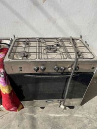 السلام طباخ للبيع اعيونة كلهن شغالة السعر 110وبي مجال للستفسار الاتصال...