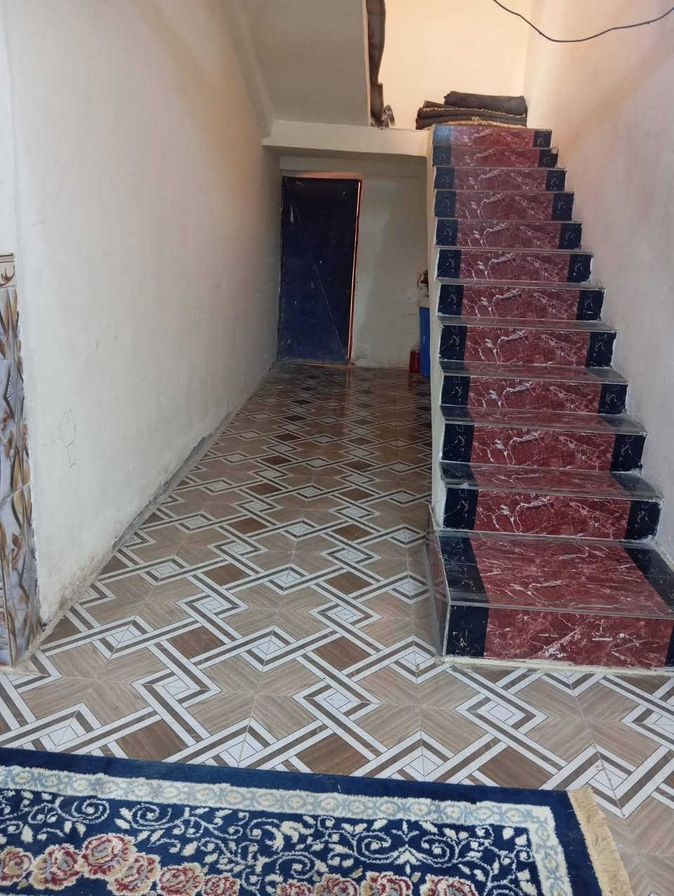 السلام عليكم ورحمة الله وبركاتة
بيت للبيع المساحة 200 متر يتكون من غرفتين وصالة و مطبخ و ديوانية وصحيات جاهز للسكن كافة الخدمات متوفره شوارع صب مجاري كهرباء خط مولد العنوان حي الصادق قرب جامع ابو طارق... ملاحظة...  البيت يرهم بيع او مراوس. بيت او هيكل الاستفسار اتصال ع رقم التالي ***********
