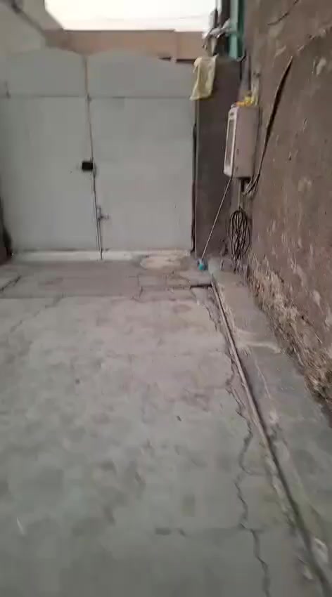 السلام عليكم
عقار للبيع المساحه ٢٤٢م الواجهه ١٠م 
العنوان :سوق الميثاق فرع مرطبات احمد 
للتواصل على الارقام التالية 
***********
***********
