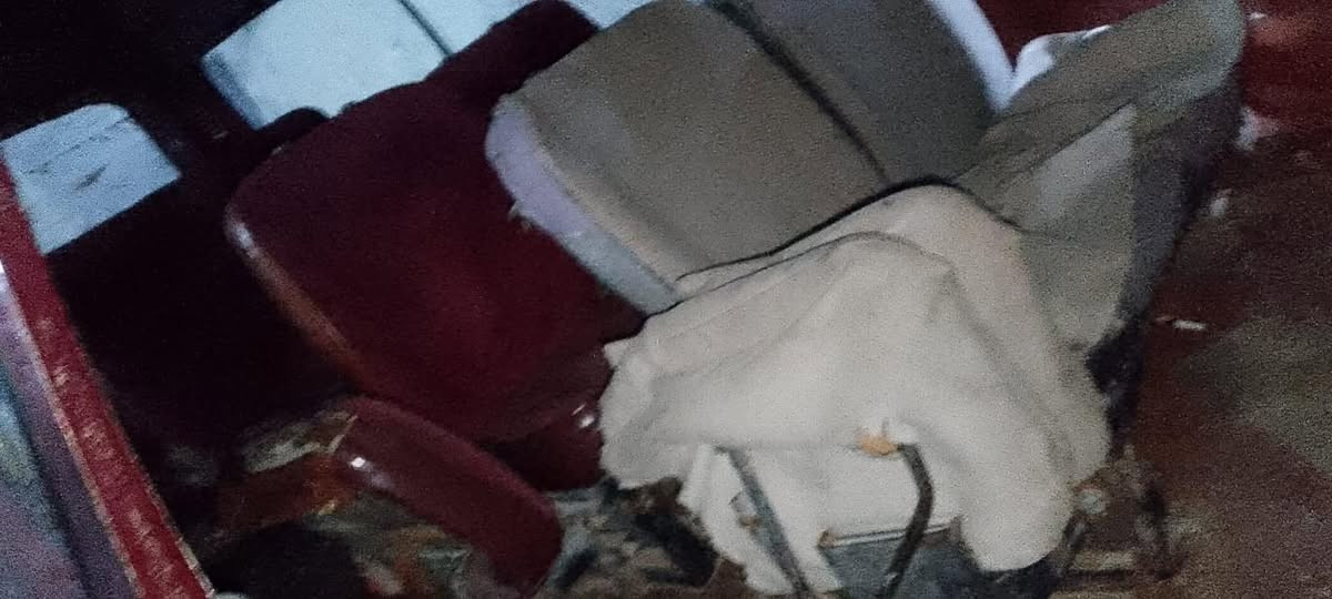 السلام عليكم سياره فتون موديل 2010 للبيع تواصل والاستفسار ع الرقم 
 +964781 412 3475
