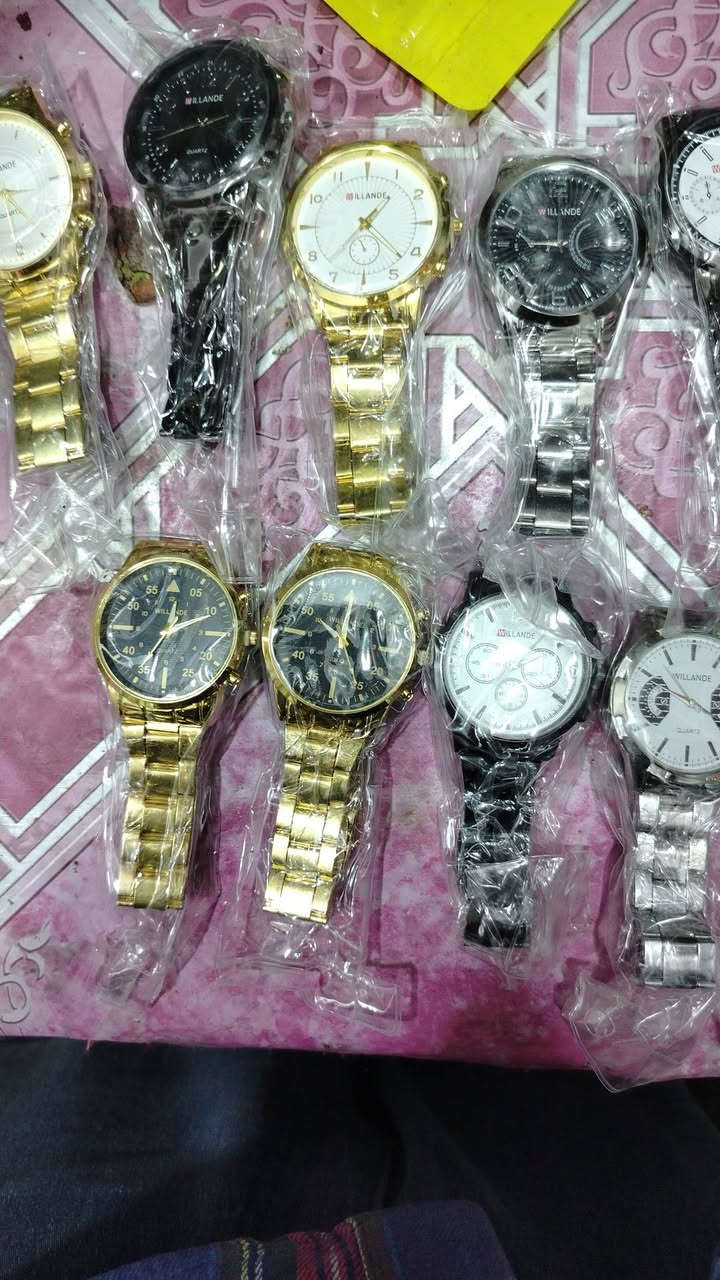 معرض نبع الفرات للتجاره العامه جمله ومفرد 
عرض للشباب
عروض العيد يمنا قويه
وفرنا لكم تشكيله م̷ـــِْن الساعات الشبابية الرجاليه
تركي موديلات قويه
سعر القطعه ب4و500
العنوان سوق المحاويل قرب السوق العصري قرب مكتبه القلم يتوفر خدمه توصيل ***********
