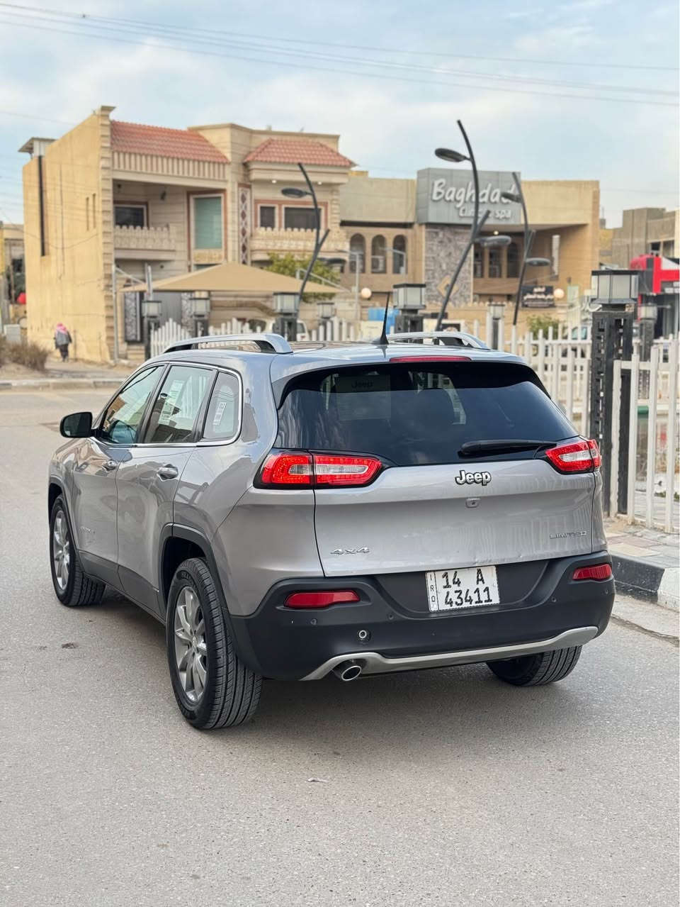 سلام عليكم ورحمة الله وبركاته 
جيب بزون 2018 سياره ستخدام شخصي ماشيه 60 كلشي عل كبس شركه وارد أمريكي فقط صبغ البنيد بدون رباك راديترات فانات كواتم  بلاد سياره حيل نضيفه مكينه كير حداديه تبريد تخم تاير كله جديد شرط الفحص  موصفات LIMITED  فول ما عدا بنراما بصمه تشغيل بصمه أبواب  ترحيب عند القتراب أناره ترحيب أشاره بمري حساسات رادرات تشغيل عن بعد جنطه كهربائية كشن جلد + كهربائي ويل كب 19 كروم منظومه زينون زرع حاجب بوجكتوات. 5 راكب 2تبريد محرك 2400 مكفول  باقي موصفات معروفه رقم بصره إنكليزي جديد تحويل بسم المشتري مباشر. سياره حيل جديده مكان سياره مركز الناصريه حي الحكيم قرب مركز شرطه الفداء سعر 128  اتصال *********** ناصرية, ذي قار
