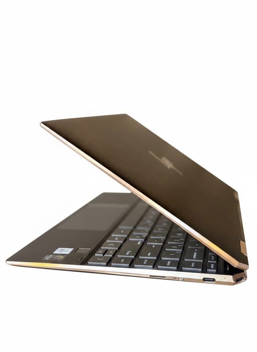 للبيع لابتوب HP Spectre x360
* الشاشة: 13.3 بوصة Full HD + لمس
النوع: Convertible (ينقلب 360 درجة – لابتوب + تابلت)
* السماكة: 1.6 سم
* الوزن: 1.3 كغم
* المعالج: Intel Core i7-1065G7
* كرت الشاشة: Intel Iris Plus Graphics
* الرام: 16GB LPDDR4
* التخزين: 1TB SSD
* المنافذ:
2× Thunderbolt 3 (USB-C)
1× USB-A
قارئ MicroSD
مدخل سماعة
* البطارية: اكثر من 8 ساعات استخدام عادي + شحن سريع
- تصميم نحيف
- شاشة قوية والوان ممتازة
- بطارية ممتازة
- مناسب للطلاب والتنقل
نظافة 90%
مكاني سليمانية يوجد توصيل
السعر: 800,000 دينار


**إذا كنت صاحب هذا الإعلان وتريد حذفه لأي سبب، رجاءا أرسل رسالة إلى الدعم الفني**