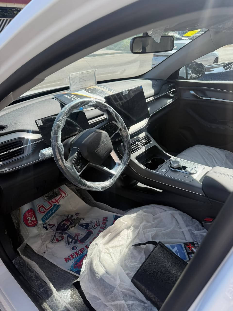� للبيع | BYD Destroyer 05 موديل 2025 🚗
🔹 الموديل: BYD Destroyer 05 – 2025

🔹 العداد: 8,000 كم فقط

🔹 اللون: أبيض

🔹 الحالة: ممتازة جداً، استخدام نظيف وخالية من الملاحظات.

🔹 الفئة: فل مواصفات (Full Option)

أبرز المواصفات:

* ✅ فتحة بانوراما.

* ✅ محرك بنزين مع نظام هايبرد (DM-i) اقتصادي جداً.

* ✅ ناقل حركة أوتوماتيكي E-CVT.

* ✅ شاشة وسطية كبيرة تعمل باللمس مع دعم Apple CarPlay وAndroid Auto (حسب الفئة).

* ✅ شاشة عدادات رقمية.

* ✅ حساسات أمامية وخلفية.

* ✅ تشغيل ذكي ودخول بدون مفتاح (Smart Key).

* ✅ تشغيل السيارة بالبصمة (Push Start).

* ✅ مقاعد جلد فاخرة.

* ✅ مكيف أوتوماتيكي.

* ✅ مثبت سرعة.

* ✅ مرايا كهربائية قابلة للطي.

* ✅ إضاءة LED أمامية وخلفية.

* ✅ جنوط ألمنيوم.

* ✅ فرامل إلكترونية مع Auto Hold.

* ✅ وسائد هوائية وأنظمة أمان متقدمة (ABS، EBD، ESP، TCS، Hill Hold).

💰 السعر المطلوب: 21,200,000 دينار عراقي 
📍 مكان ذي قار الناصريه 
***********
