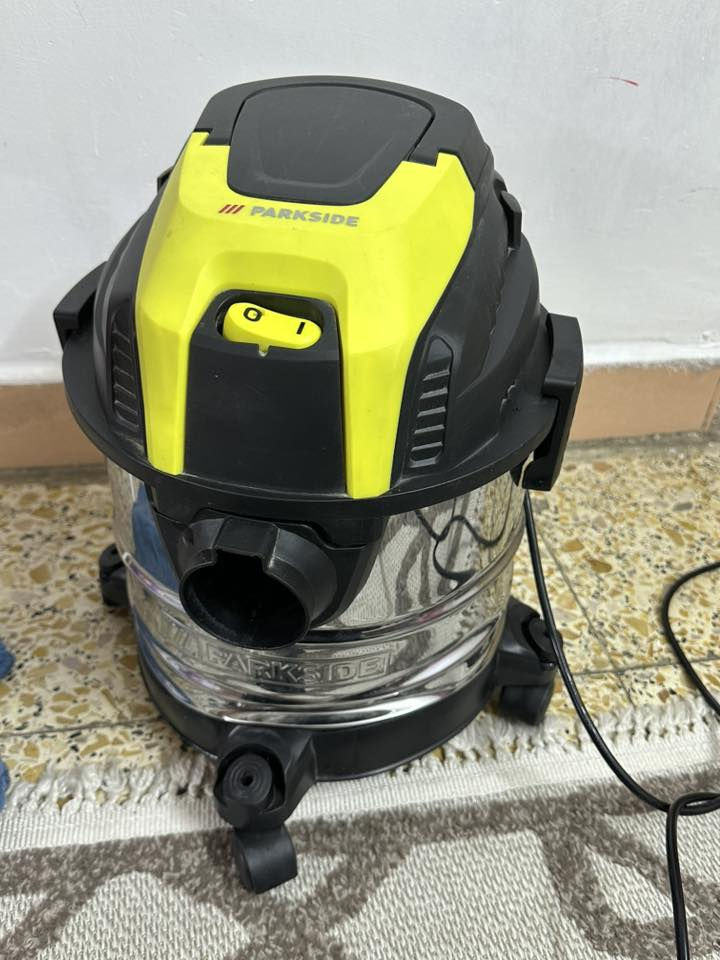 مكنسه كهربائيه الماني  تشتغل على المولد
استعمال قليل جدا مع سيت اكياس جديده وتكدر دك الباركود مالتها نظيفه كلش 
وتصير بلور مال سياره وتنظيف اثاث وقنفات 
السعر ب40 الف 
السيديه 
***********
