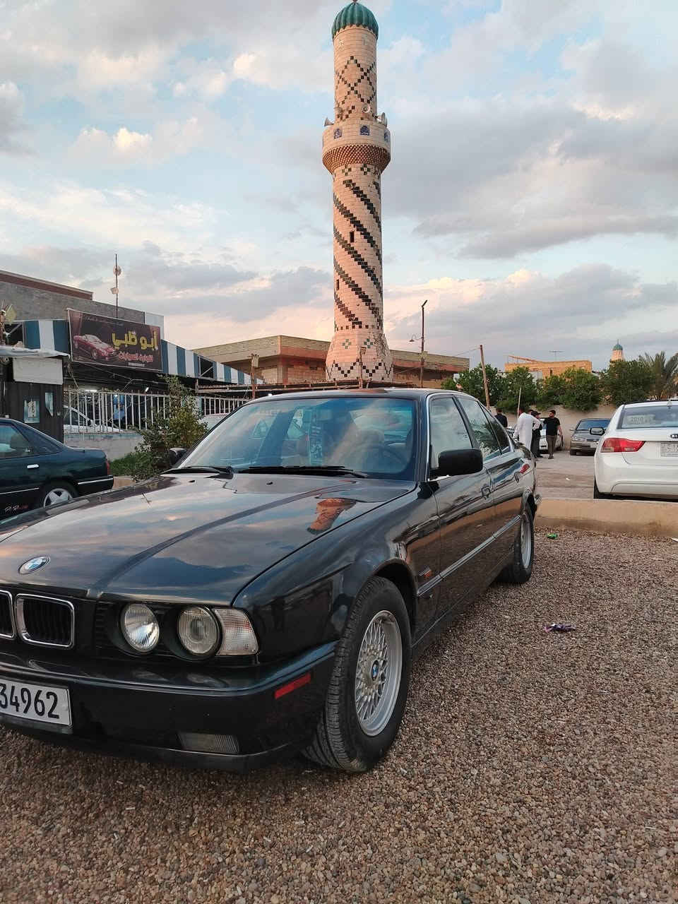 السلام عليكم
BM 535
للبيع
سياره جديده بمعنى الكلمه اي نقص مابيها
تبريد شغال
غرفتها جديده 
تخم تاير
العنوان الخالديه
***********
