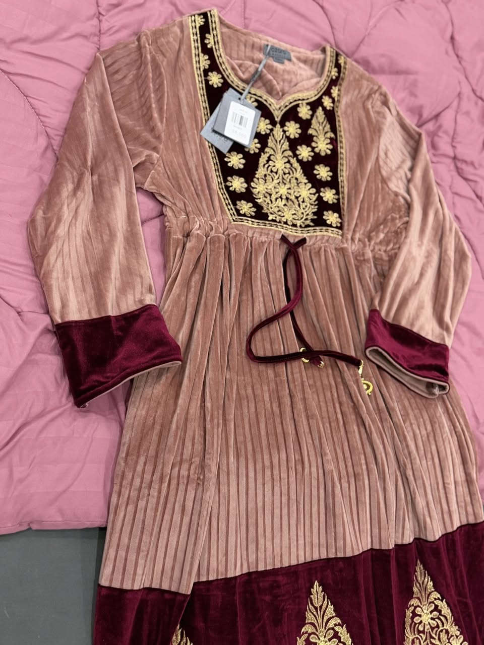 كلابيه جديده بعلامتهاب٣٠ احسبها السعر كدامكم عل علامه فصال القفطان او الفستان تخبل فخمه حيل قياس لارج  
وتلبس اكس لارج لان بيها حزام يوجد توصيل


**إذا كنت صاحب هذا الإعلان وتريد حذفه لأي سبب، رجاءا أرسل رسالة إلى الدعم الفني**