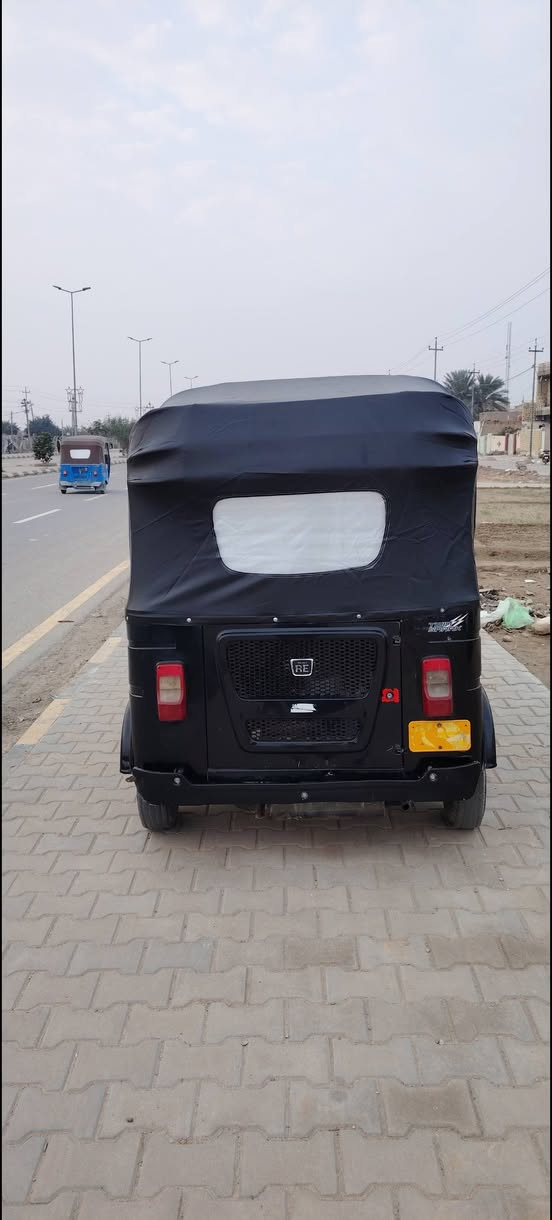 بيع مستعجل تكتك2022 باجاج مكفوله كافاله عامه رقم وسنويه والوحه نكليزي المكان واسط قضاء الحي رقم الهاتف ***********
