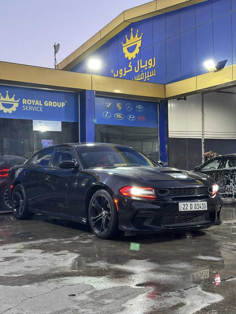 بيع مستعجل 
السلام عليكم
جارجر RT للبيع.  موديل 21
المسافه المقطوعه km80     
حجم المحرك 5 700
الون اسود. رقم اربيل باسمي
———————

مواصفات السياره شبه فول ماعدا الفتحه
. كشنات كهرباء شاموا احمر باسود 
. حساسات وكامره خلفيه  . شفتات ستيرن     
. تشغيل عن بعد    
. منضومه لايتات متغيره اصليه   

الاضافات والبرمجه
.بلكات ريسنك . تخم تايرت جدد  
. دسكات دبل لنك.  .دفيوزر  . اكزوز بايبH
.حداديه جديد كامله

البرمجه مال استعمال شخصي مو ساحات يعني ستوك
.تقليل صرفيه   .الغاء الدوانز  . 

حادث السياره موضح بل صوره وتكدر تشوفه من رقم الشاصي ويمي بيه قطعه تبديل و 3 قطع صبغ. بدون دواخل 

***********
