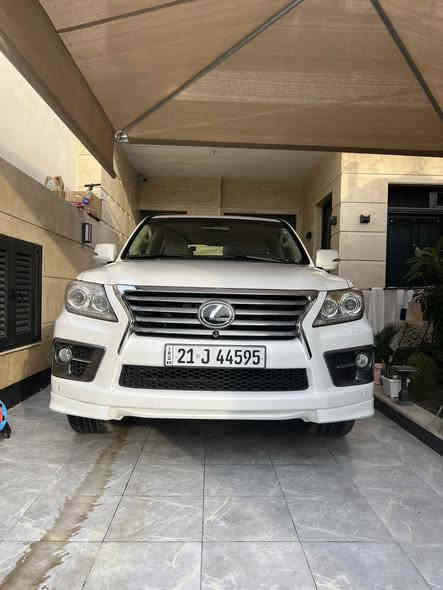 للبيع لكزز Lx 570 s 
موديل 2013
فول مواصفات بريم اصلي 
لون ابيض صدفي 
خمس كامرات 
حساس خلفي امامي 
رادار نقطه عمياء
داخل جلد بيجي 
كشن كهرباء خزن ميموري
كشن تدفئة تبريد 
محرك ٨ سلندر ٥٧٠٠ 
سلايد 
ثلاجة
سماعات بالتكم والباب الخلفي 
شاشات خلفيه
تبريد منفصل 
جكات 
باب خلفي كهرباء 
كير محرك كهرباء كله مكفول بشرط الفحص 
السياره كلش نضيفة وترايها كلش ناعم 
شادلها تخم تاير جديد 
السياره بدون تبديل او صبغ 
مكان السياره بغداد
رقم سليمانية الجديد هزه جديدة 
السعر 41وبيه مجال 
مكاني بغداد حي الحسين 

رقم الهاتف للتواصل ***********
