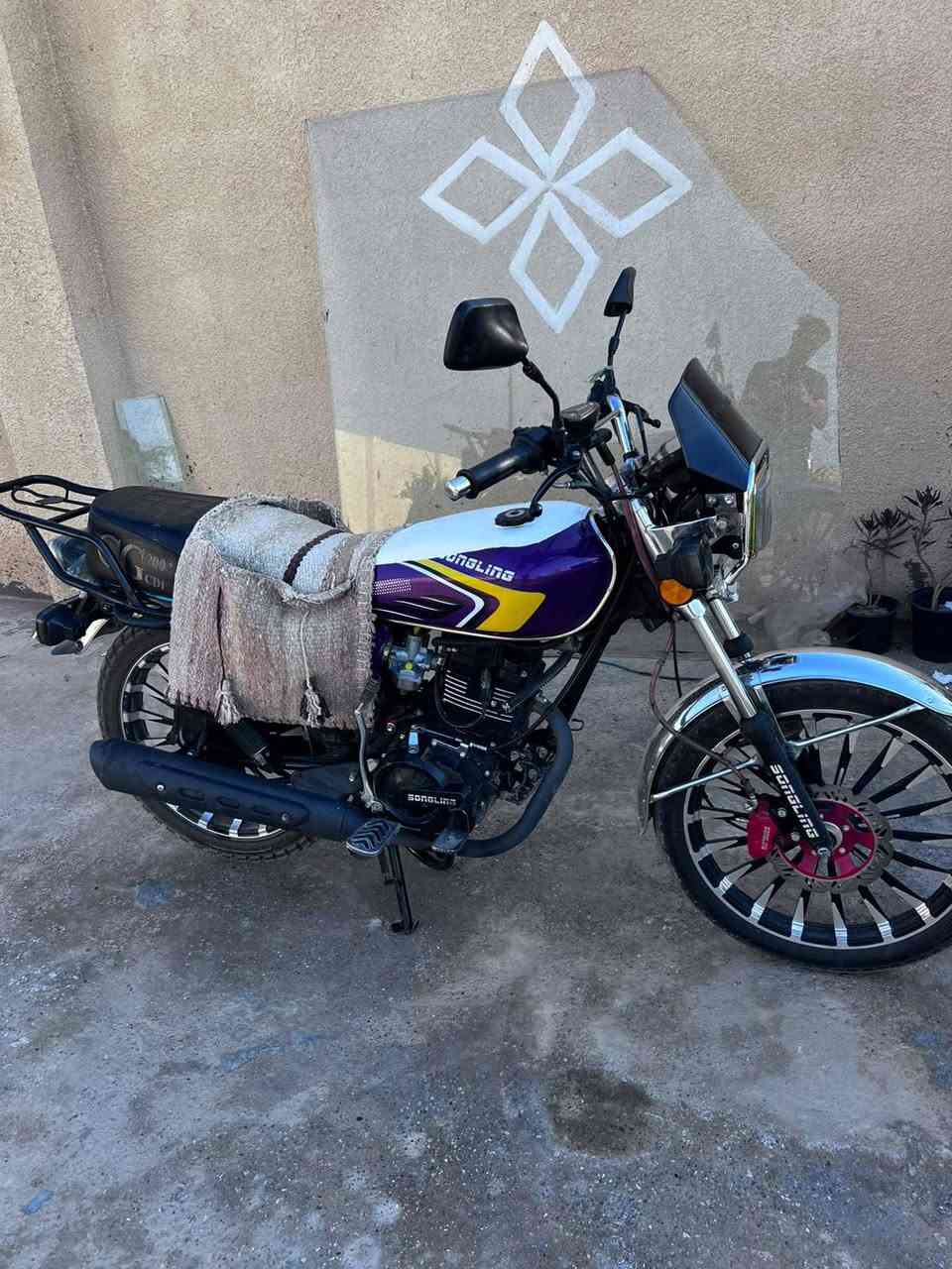 السلام عليكم شباب دراجه سيفان موديل 26 دراجه كفاله اي واحد يحب يشتريها بخير ويدلل سعر 850 قفل من الاخير 
مكان ديالى قرب مطعم سامان خاص ما متواجد ***********
