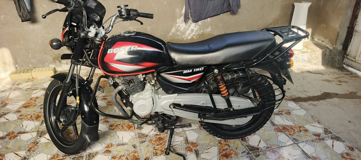 السلام عليكم دراجه بوكسر موديل 21المحرك بيه خيط تبخير استوى بدبي المحرك ما مفتوح دراجه كلش حلوه السعر1650
بغداد سبع صور***********
