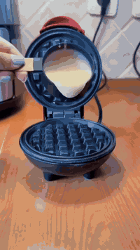 ماكينة وافل صغيرة • ٣٥٠ واط • سطح غير لاصق