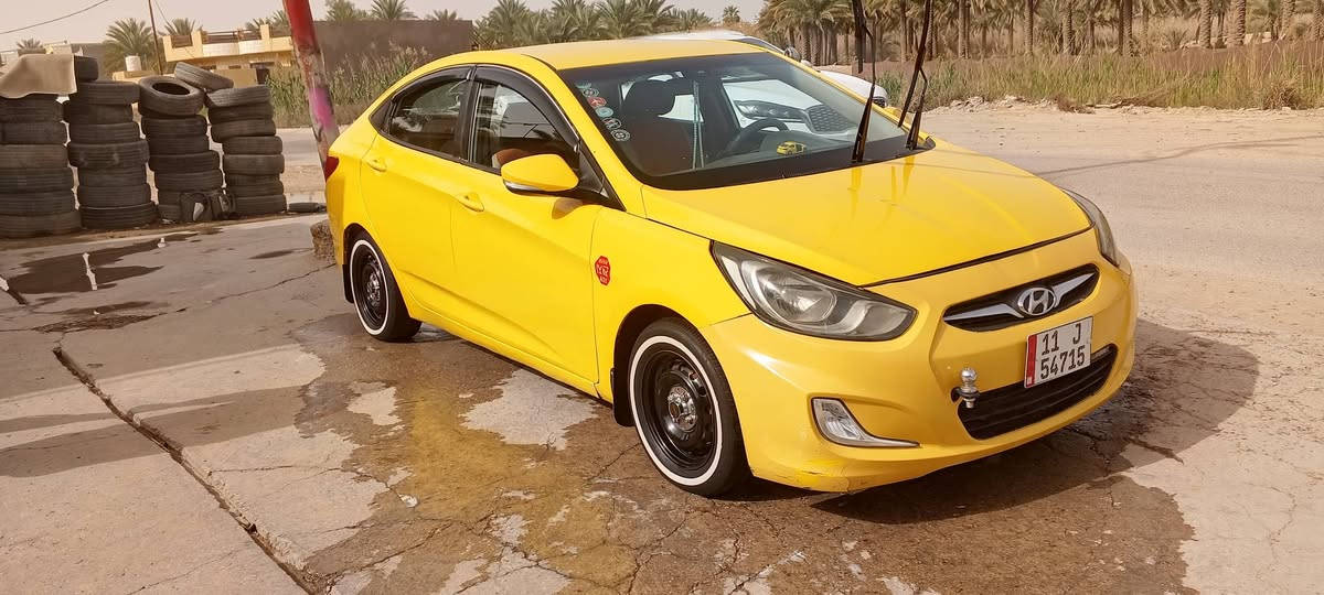 السلام وعليكم اكسنت مضلع موديل 2014 رقم بغداد انكليزي السياره حاهزه من كل النواحي تخم تاير جديد باتري جديد امامه تخم دبلات حداديه شاشه كامره لايت زنون كشافات زنون السياره متعوب عليهه سعرهه $80 وبيهه مجال امراوس حسب القناعه  *********** رجأ اقره المنشور وخابر
