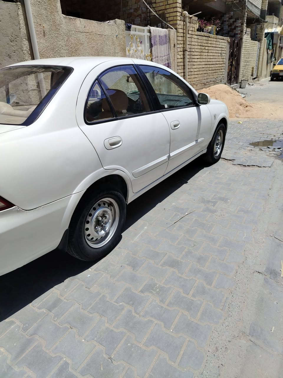 السلام عليكم نيسان سني بدي كوري موديل 2007 رقم بغداد صدر جديد منضومة تبريد جديده تخم تاير باتري جديد اربع جام اوتو دبل سويج ريمون مكان السياره بغداد الشعله *********** السعر85
