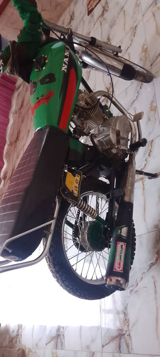 السلام عليكم دراجه للبيع المكان بابل شارع80 أوراق اصولي الشاصي ،16والتعمير كله23  الاتصال ***********
