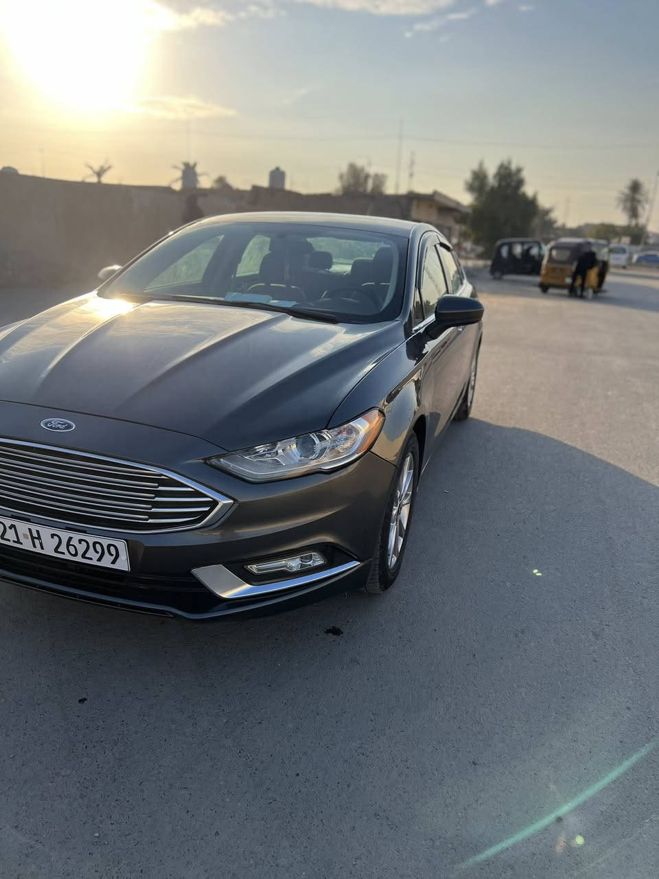 السلام عليكم فورد فيوجن أمريكي موديل2017 مواصفات se ضرر جاملغ امامي شويه صايره بيه دواخل  فقط كشنات مكينه 2500 تنفس طبيعي كهربائيه وبيه بارد ورصعات   وسونار موجود بلمنشور 
ماشية 84 مايل وقابل ال زياده سياره  جديده مامتعوبه  رقم سليمانية بسمي تحويل ثاني يوم هزه ورقم جديد سعر 130 وبيه مجال بسيط رقم ***********
مكان السياره بغداد الحارثيه او المحموديه وال متعجبه سياره يعبر المنشور بكمله طيبهُ

